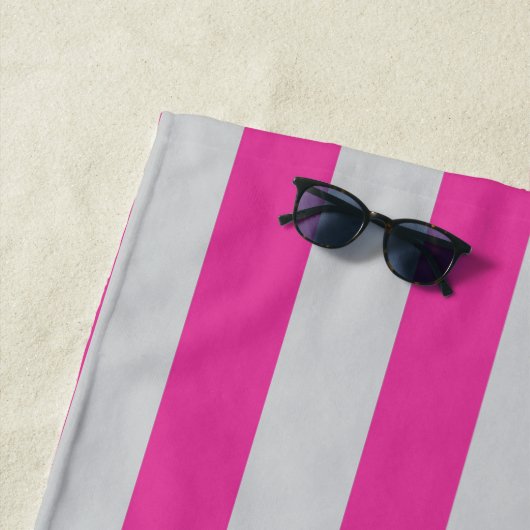 Pink and Gray Stripes  ビーチタオル (インサイチュ)