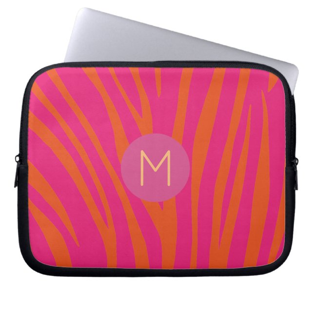Pink and Orange Zebra Stripes Modern Monogram ラップトップスリーブ (正面)