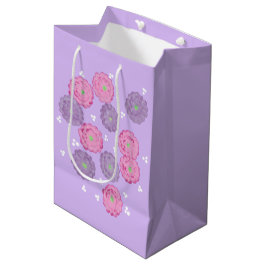 Pink and Purple Flowers on Lavender Gift Bags ミディアムペーパーバッグ