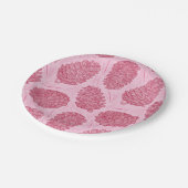 Pink and Red Christmas Pinecones ペーパープレート (アングル)