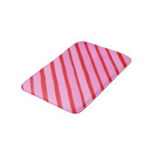 Pink and Red Diagonal Stripes  バスマット (アングル)