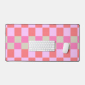 Pink and Sand Beige Retro Checkerboard Pattern デスクマット (キーボード&マウス)