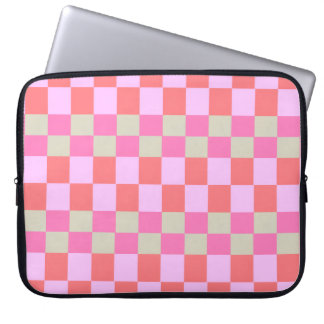 Pink and Sand Beige Retro Checkerboard Pattern ラップトップスリーブ
