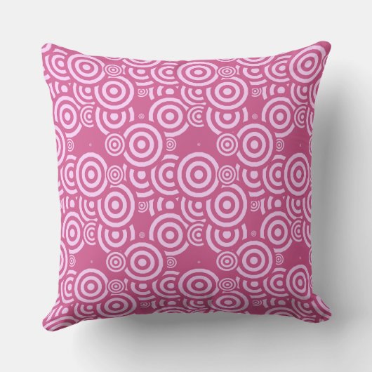 pink and white geometric クッション (裏面)