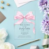 Pink and White Gingham Bow Baby Shower Invitation アクリル招待状 (インサイチュ (ウェディング))