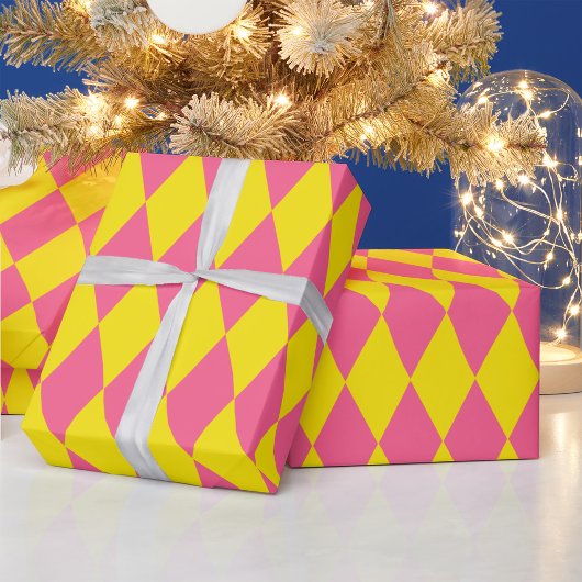 Pink and Yellow Harlequin Checkered Design ラッピングペーパー