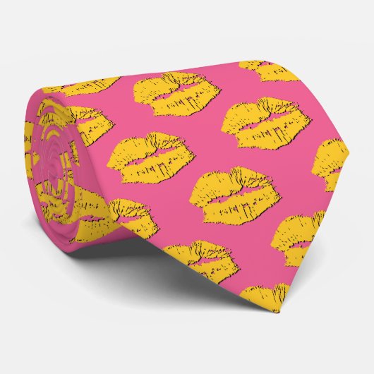 Pink and Yellow XOXO Kissing Lips ネクタイ (ロール)