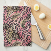 Pink Animal Print Fusion - Seamless Pattern キッチンタオル (四つ折り)