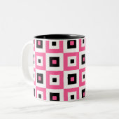 Pink Black and White Checkered Squares Pattern ツートーンマグカップ (正面左)