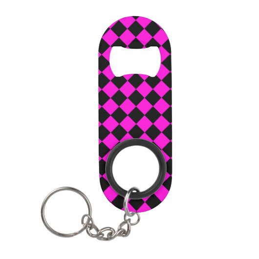 Pink Black Checker Diamond Pattern キーホルダー栓抜き (正面)