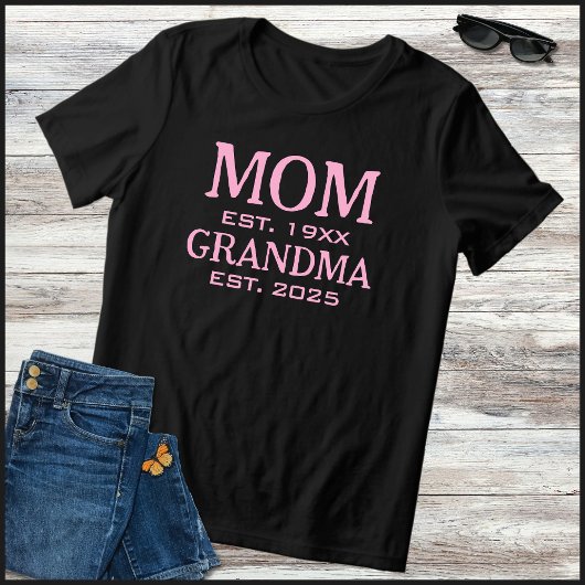 Pink & Black Mom Promoted To Grandma 2025 トライブレンドＴシャツ