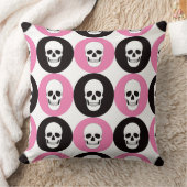 PINK BLACK & WHITE HALLOWEEN SKULLS クッション (ブランケット)