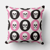 PINK BLACK & WHITE HALLOWEEN SKULLS クッション (正面)