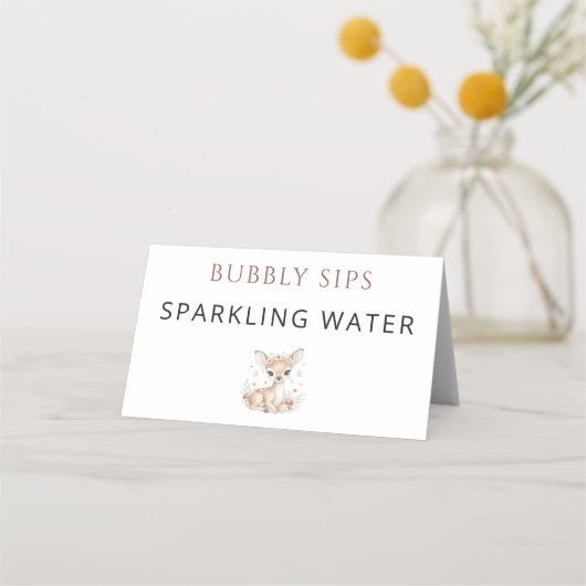 Pink Blush Woodland Deer Girl Sparkling Water プレイスカード (正面)