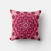Pink Boho Chic Throw Pillow クッション (正面)