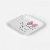 Pink bow bridal shower name date pastel stylish te ペーパープレート (傾斜あり)