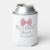 Pink bow bridal shower name date pastel stylish te 缶クーラー (缶正面)
