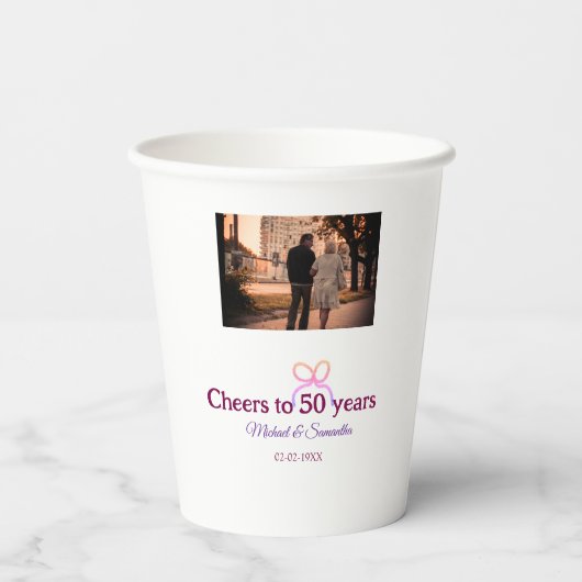 Pink bow cheers to 50 years anniversary wedding  紙コップ (裏面)