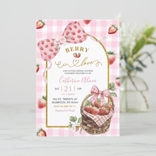 Pink Bow Coquette Strawberry Gingham Bridal Shower 招待状 (スタンド正面)