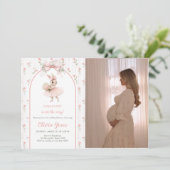 Pink Bow & Floral Bunny Baby Shower Photo 招待状 (スタンド正面)