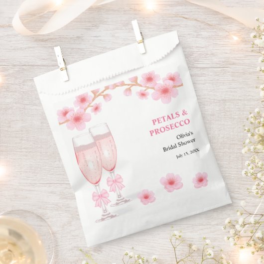Pink Bow Floral Petals and Prosecco Bridal Shower  フェイバーバッグ (クリップ留めされた状態)