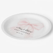 Pink Bow Girl Modern Baby Shower  ペーパープレート (アングル)