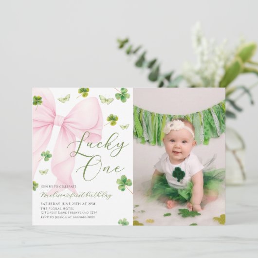 Pink Bow Lucky One Shamrock Clover 1st Birthday 招待状 (スタンド正面)
