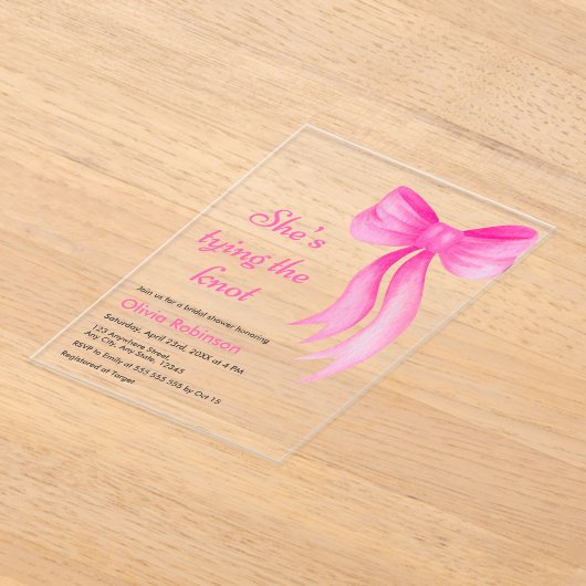 Pink Bow She's Tying the Knot Bridal Shower  アクリル招待状 (レイダウン)