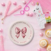 Pink Bridal Shower Red Bow She's Tying the Knot ペーパープレート (パーティー)