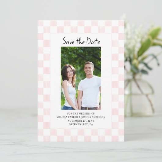 Pink Checkerboard Photo Save the Date 招待状 (スタンド正面)