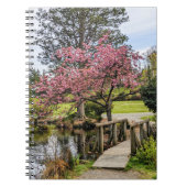 Pink Cherry Blossoms and Wooden Footbridge ノートブック (正面)