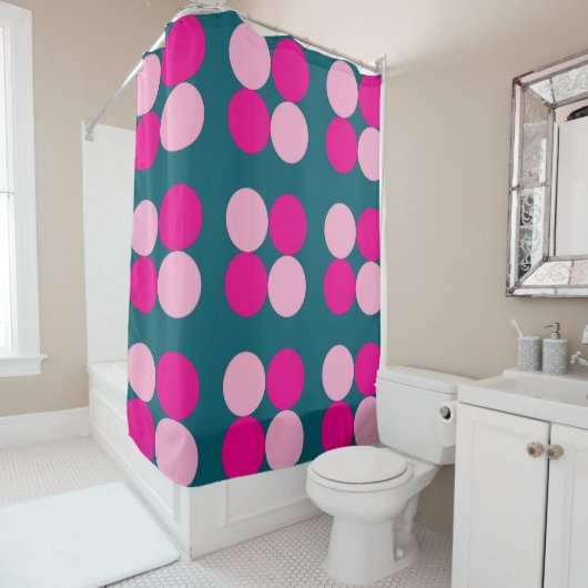 Pink Circles on Green Shower Curtain シャワーカーテン (インサイチュ)