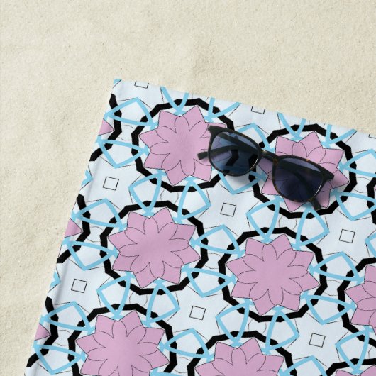 Pink circular geometric patterned  ビーチタオル (インサイチュ)