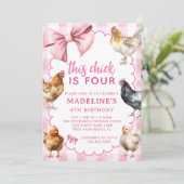 Pink Coquette Bow Boho Girl Chicken Birthday Party 招待状 (スタンド正面)