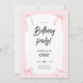 Pink Coquette Bow Girl 1st Birthday Invitation 招待状 (正面)