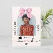 Pink Coquette Bow Nurse 4-Photo Graduation 招待状 (スタンド正面)