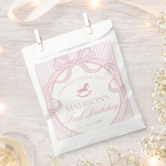 Pink Coquette Bow Rocking Horse Birthday Dessert フェイバーバッグ (クリップ留めされた状態)