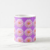 Pink Dahlia Flower Pattern Purple コーヒーマグカップ (中央)