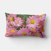 Pink Daisy Flowers And Bumble Bee ランバークッション (裏面)