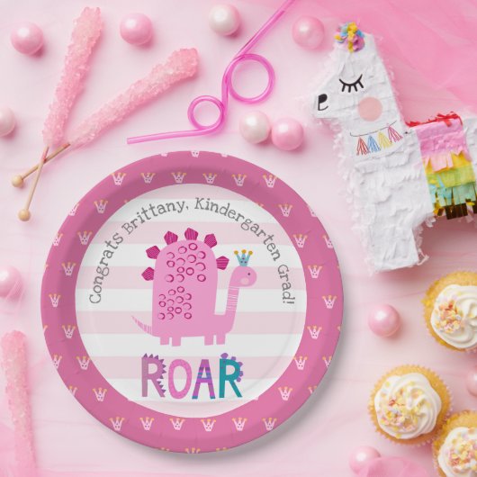 Pink Dinosaur Girl Kindergarten Graduation Playful ペーパープレート (パーティー)
