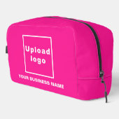 Pink Dopp Kitの会社名とロゴ ドップキット (右コーナー)