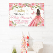 Pink Dress Brunette Princess Floral Sweet 16 横断幕 (インサイチュ)