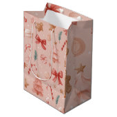 Pink Festive Christmas Whimsical Pattern Gift Bag  ミディアムペーパーバッグ (正面アングル)