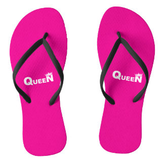 Pink flip-flops with 'Queen' – beach style ビーチサンダル