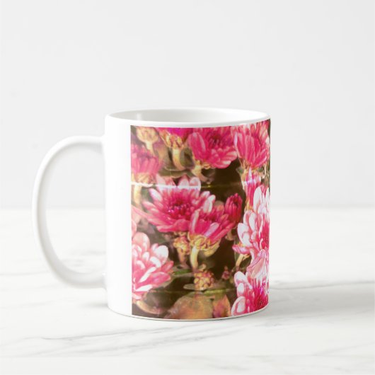 Pink Floral Bloom Pattern – Soft Botanical Design コーヒーマグカップ (左)