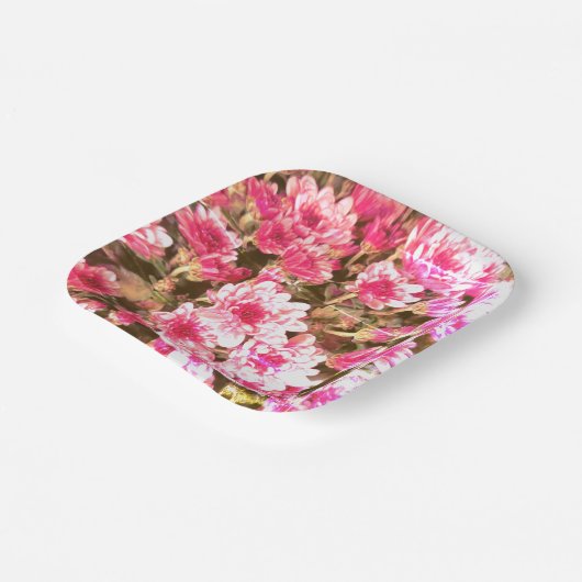 Pink Floral Bloom Pattern – Soft Botanical Design ペーパープレート (傾斜あり)