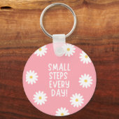Pink Floral Inspiration – Small Steps Every Day  キーホルダー (正面)