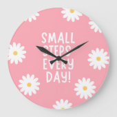 Pink Floral Inspiration – Small Steps Every Day ラージ壁時計 (正面)