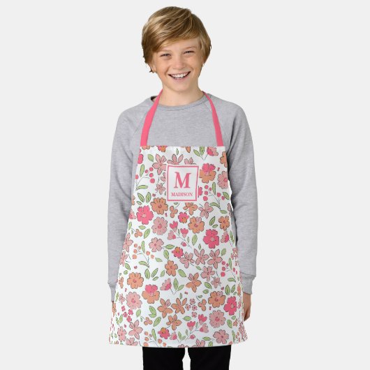 Pink Floral Monogram Apron エプロン (着用した状態)