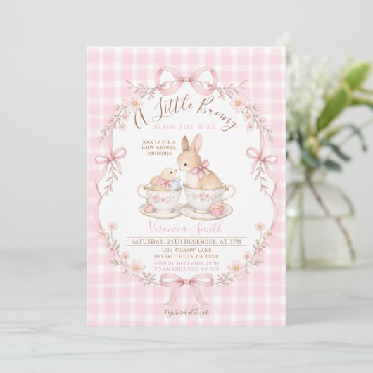 Pink Gingham Bunny Baby Shower Blush Dusty Pink 招待状 (スタンド正面)